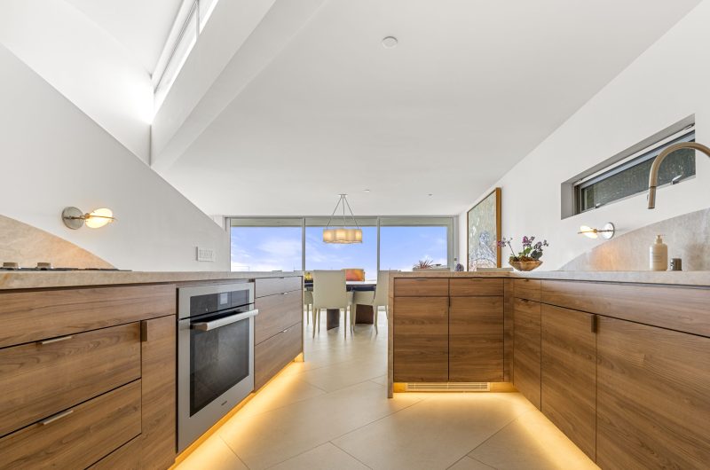 Modern Contemporary Kitchen